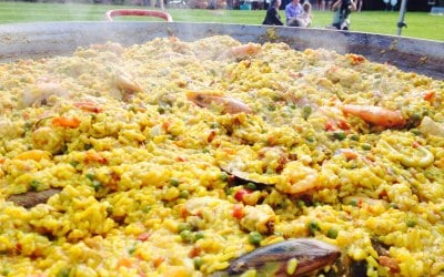 giant paella caterer nottingham leicester