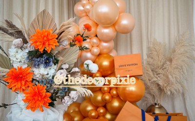 Balloon Plinth Garland