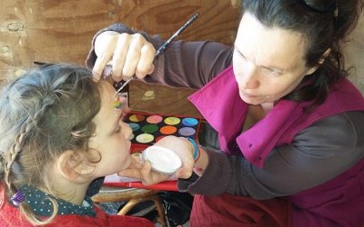 face painting glastonbury