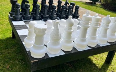 Giant Chess