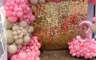 Sequin wall with balloons contact number 07969890323