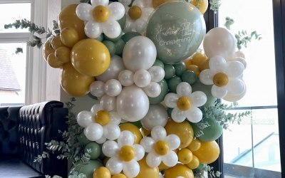 Daisy Flower Balloon Wall 8Ft tall and 4FT Wide