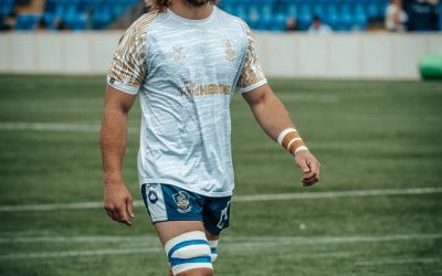 Mackenzie warming up at Coventry Rugby