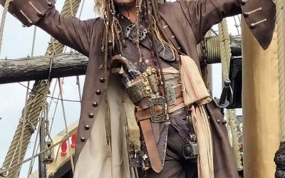 Captain Jack Sparrow look-alike 