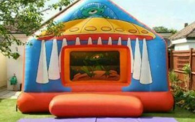 Little Gems Bouncy Castle & Wedding Hire