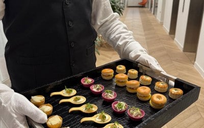 Beautifully crafted, perfectly served, our canapes are made to impress!