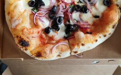 Margherita twist. Halal pizza 