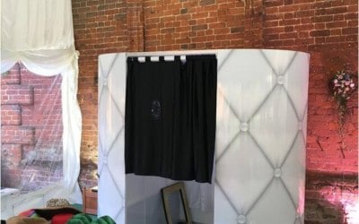 The Traditional Booth