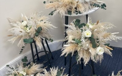 Pampas grass table centrepieces - available to buy, hire, or can run a workshop