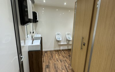 Luxury 4+2 Toilet