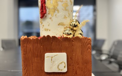 The African traditional wedding cake wood effect