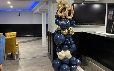 Freestanding garland