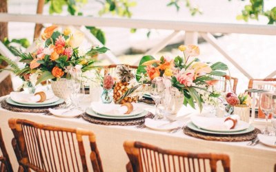 Tropical table decor