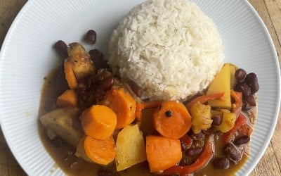 Ital Stew A wholesome and delicious stew with red peas, sweet potatoes, carrots, and callaloo simmered in coconut milk.    #vegetarian #ital #vegetarianfood #vegeteriantastegood #caribbean #jamaicanfood #foodie #foodporn