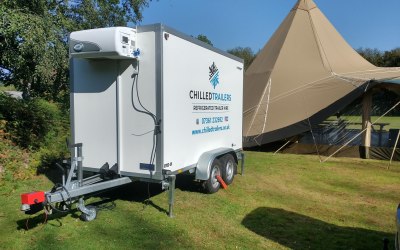 Refrigerated trailer supplied for outdoor wedding