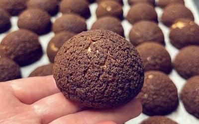 Cocoa craquelin choux 