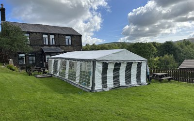 Rainproof marquee 