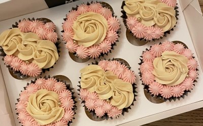 Ivory and pink cupcakes 
