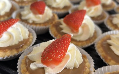 Strawboffee tarts