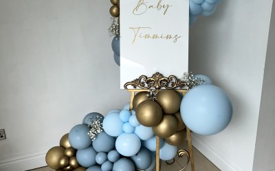 Stunning gold easel  can be used for welcome to our party , gender reveal or baby showers  Stunning gold easel  can be used for welcome to our party , gender reveal or baby showers