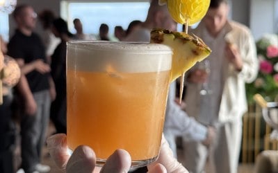 Unlimited 4-hour cocktails 
