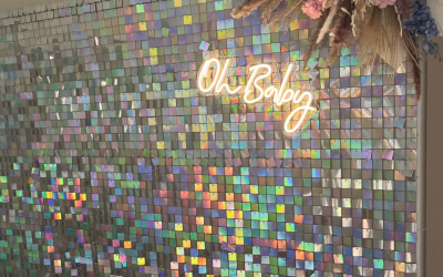 Our iridescent wall giving all the colours of the rainbowfor this gender reveal