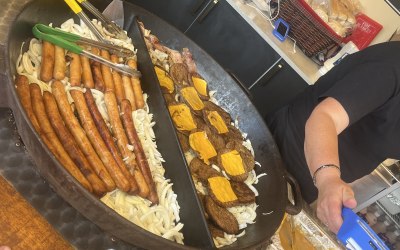 Hot dogs & burgers 