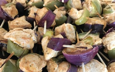 Marinated grilled chicken skewers