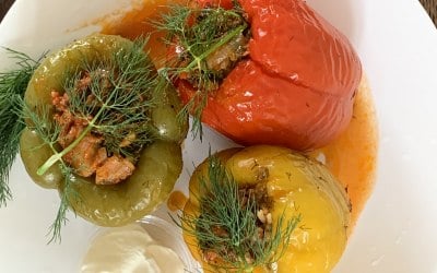 Stuffed peppers with pork/mushrooms (for vegan option) and rice