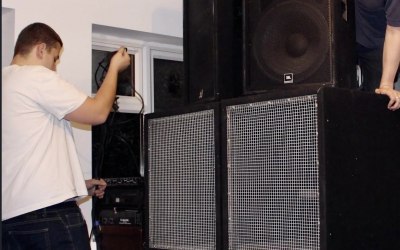 Our sound technicians making sure we're still sounding 10/10!