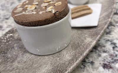 caramelised white chocolate & cocoa soufflé with shortbread 