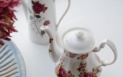 Vintage tea and coffee pots 
