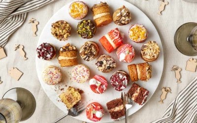 Showstopping Miniature Cakes
