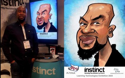 Seated iPad digital caricatures with big screen and postcard sized prints worn on lanyards! Perfect for exhibitions and conferences.