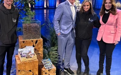 Gordan Ramsey and Lisa Vanderpump on set for food stars