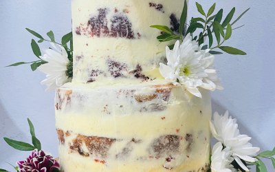 Semi naked wedding cake 