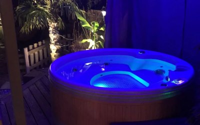 Quattro hot tub hire