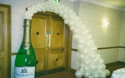 We can also provide helium balloon decor.