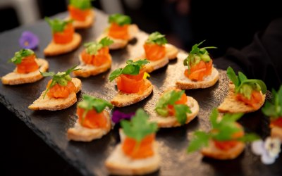 smoked salmon croistini canape