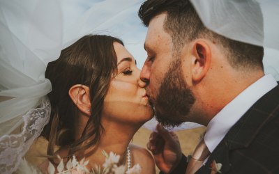 Tasha and Shane sharing a kiss