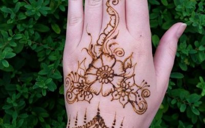 Henna hand design