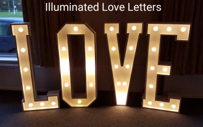4ft Illuminated Love Letters 