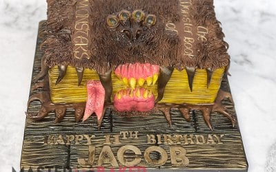 Harry Potter, the monster book of monsters cake