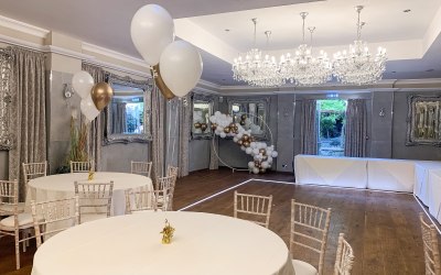 White and gold engagement decorations