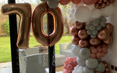Organic balloon garland with personalised numbers 