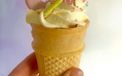 Unique mini ice cream sponge cakes 
