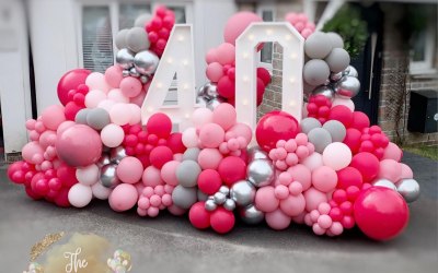 40 number lights with balloon wall