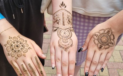 Henna designs using safe, natural brown henna