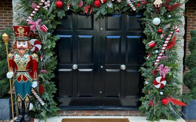 Christmas Doorway Displays 