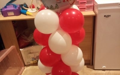 Christmas balloon stand.